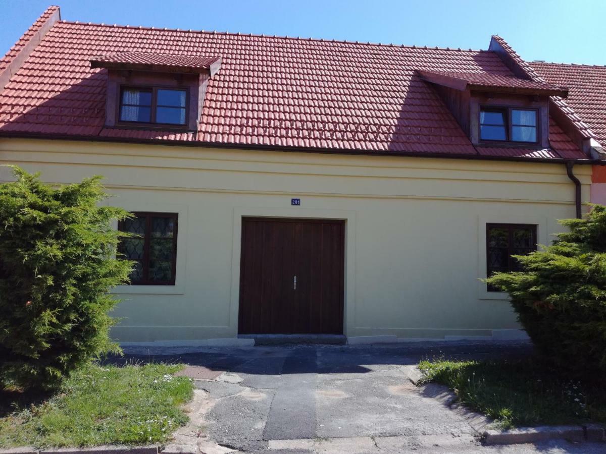 Na Letnim Byte Kouřim Eksteriør billede
